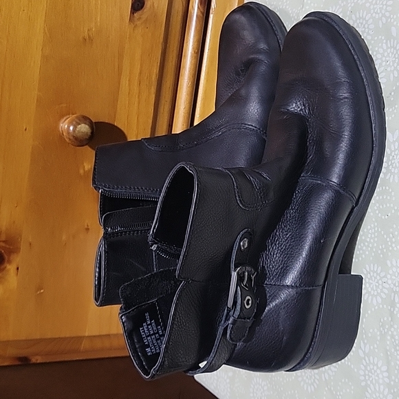 Anne Klein Shoes - Anne Klein leather boots